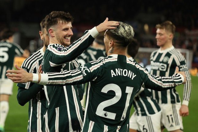 Selebrasi Mason Mount dan kolega dalam laga Brentford vs Manchester United di Premier League 2023/2024, Minggu (31/3/2024) dini hari WIB. (c) AP Photo/Ian Walton